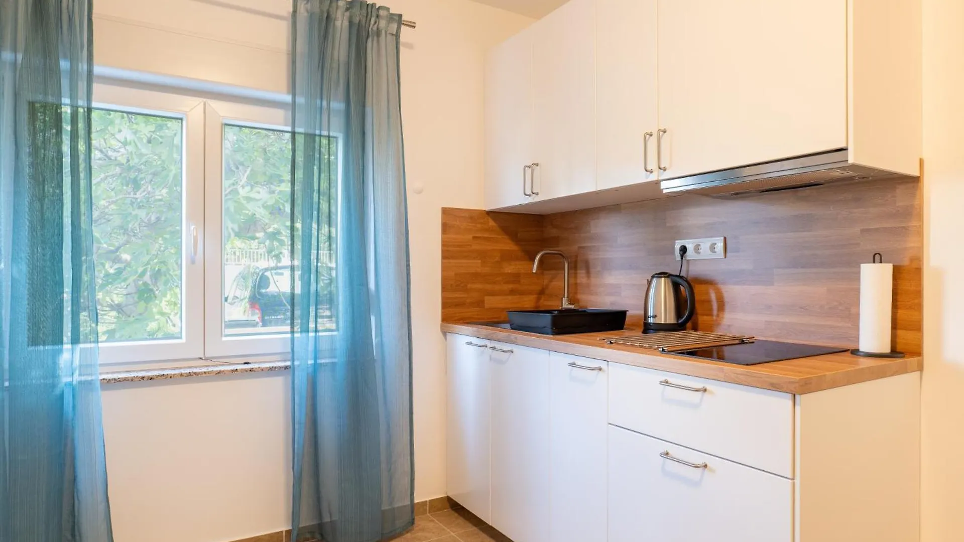 Apartment Wish - Two Bedrooms With 2 Ac Renewed Pag Town 0*,  Κροατία