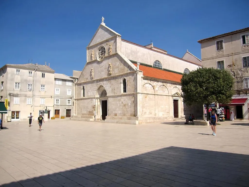 Apartment Wish - Two Bedrooms With 2 Ac Renewed Pag Town